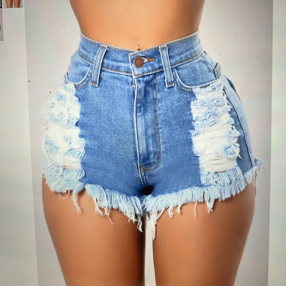 Fashion Nova Keep it Up Denim Shorts: Medium Wash